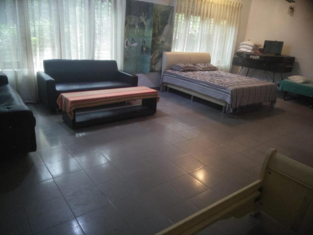 P&B Guest Villa Анурадхапура Екстериор снимка