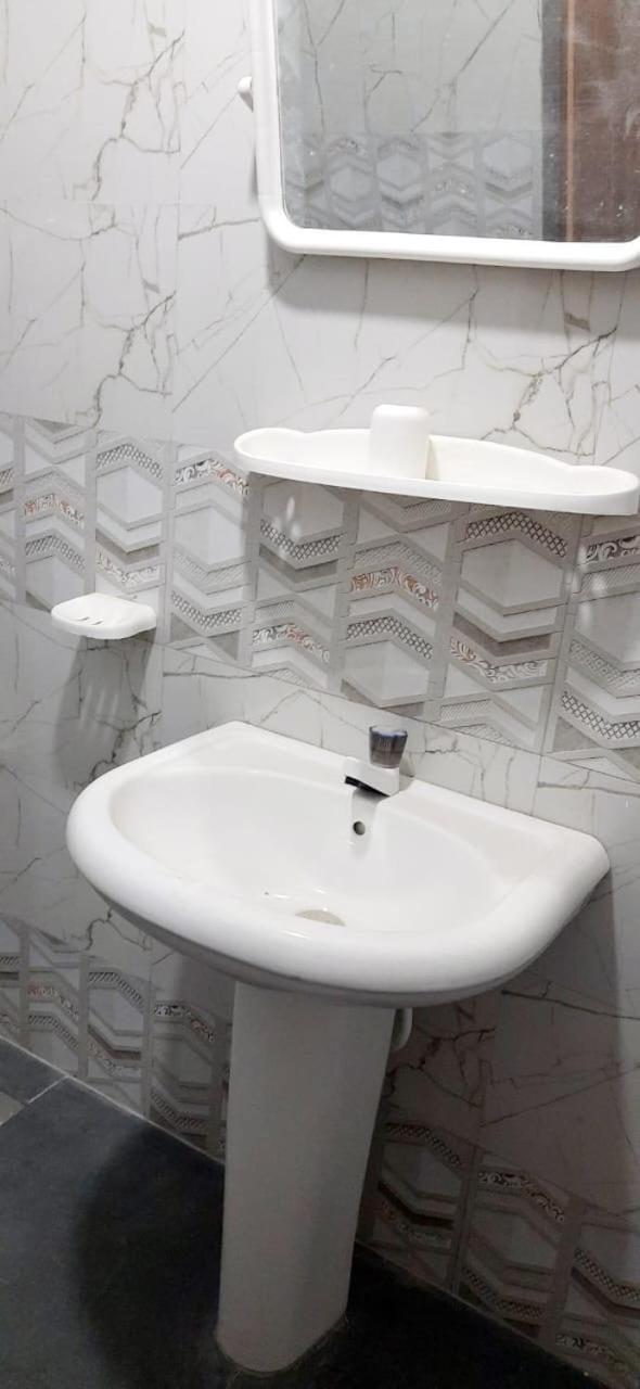 P&B Guest Villa Анурадхапура Екстериор снимка